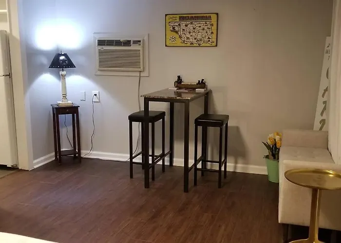 Blue Flamingo\'S Adorable Guest House -Tu-Cherry St-Expo-Downtown-11T